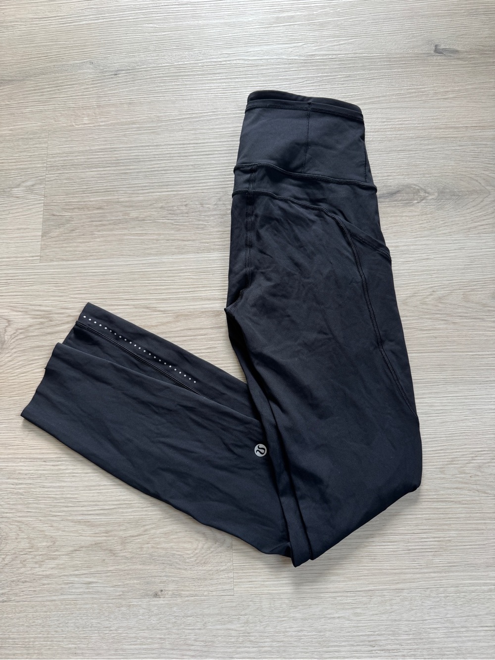 Lululemon Fast and Free black reflective running leggings